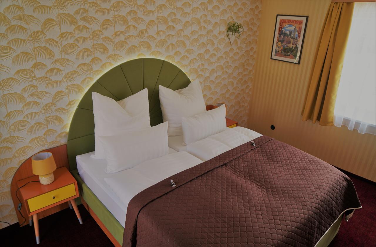 Themenhotel 50'S Ville Motel Chemnitz Exterior foto